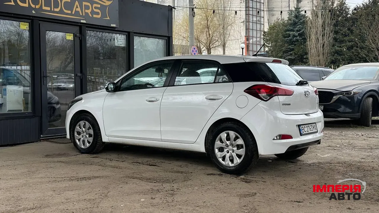 Hyundai i20 - фото 9