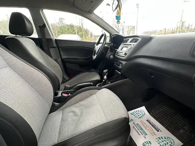 Hyundai i20 - фото 4