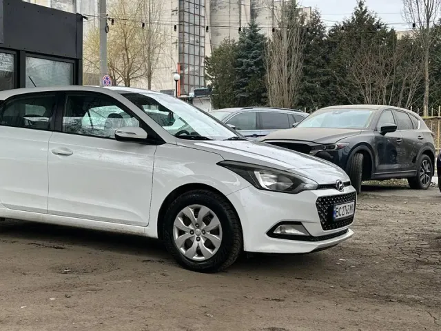 Hyundai i20 - фото 5