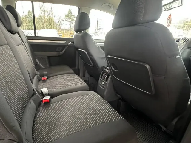 Volkswagen Touran - фото 4