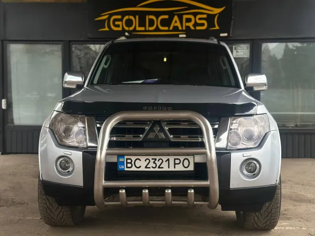 Mitsubishi Pajero - фото 1