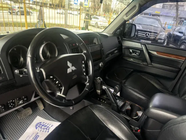 Mitsubishi Pajero - фото 3