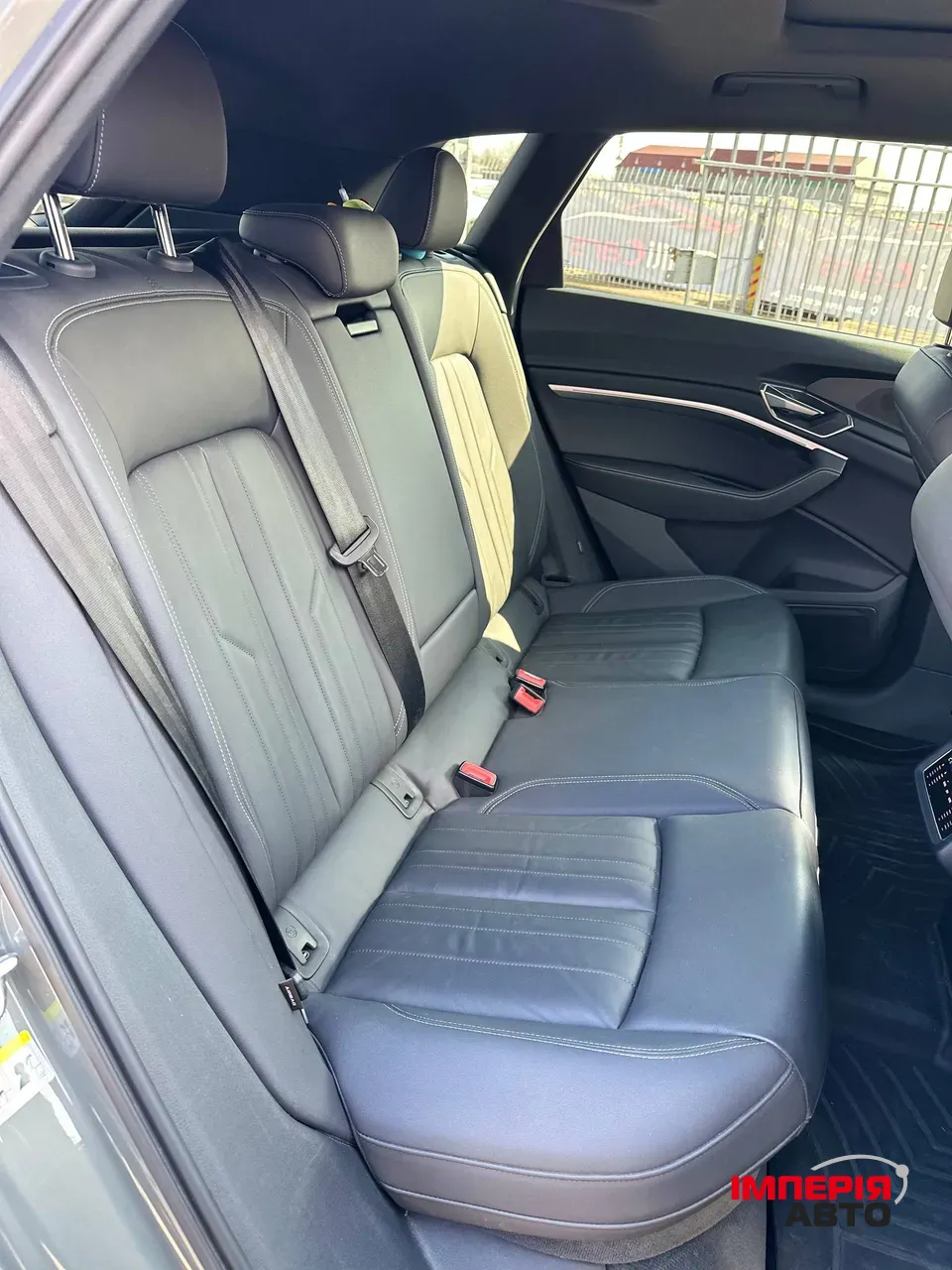 Audi Q8 e-tron - фото 13