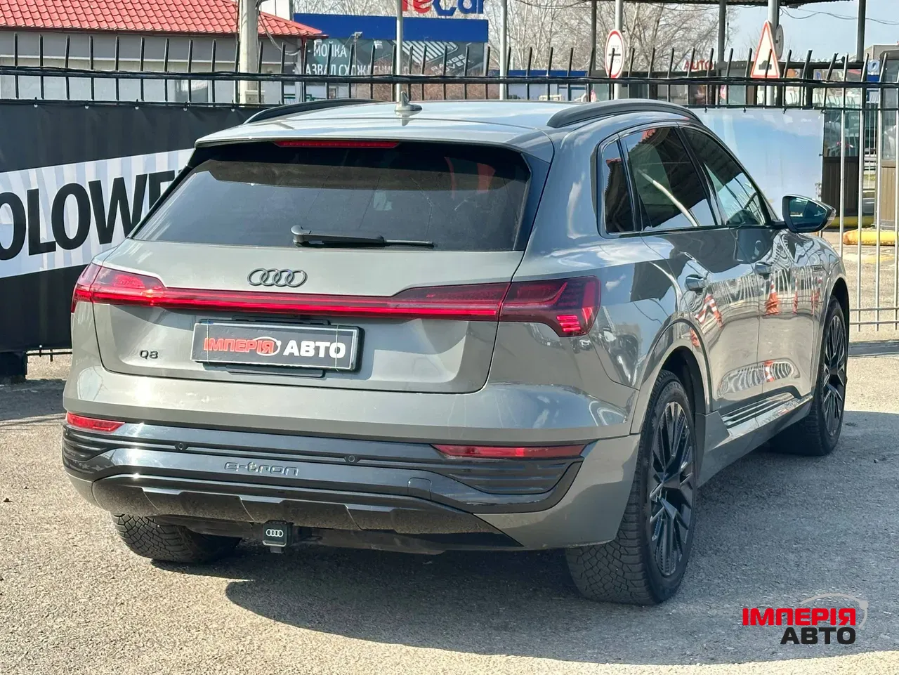 Audi Q8 e-tron - фото 4