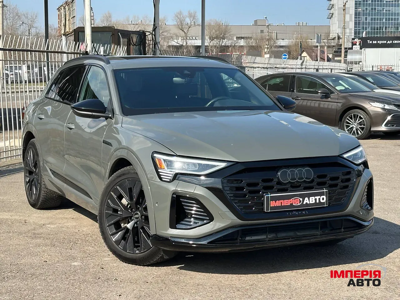 Audi Q8 e-tron - фото 3