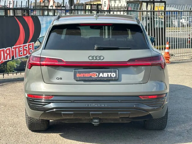 Audi Q8 e-tron - фото 5