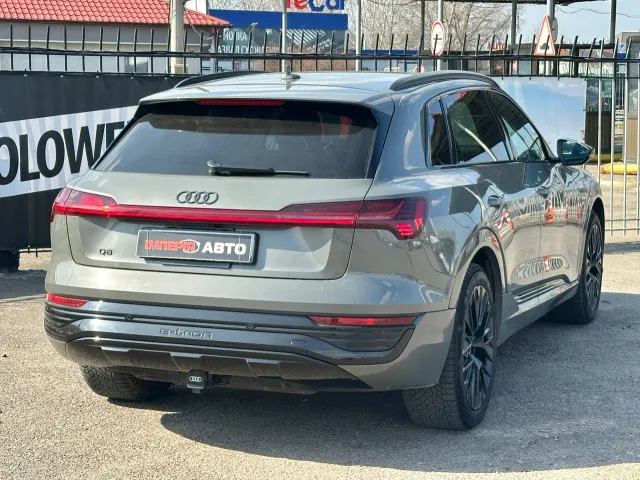 Audi Q8 e-tron - фото 4