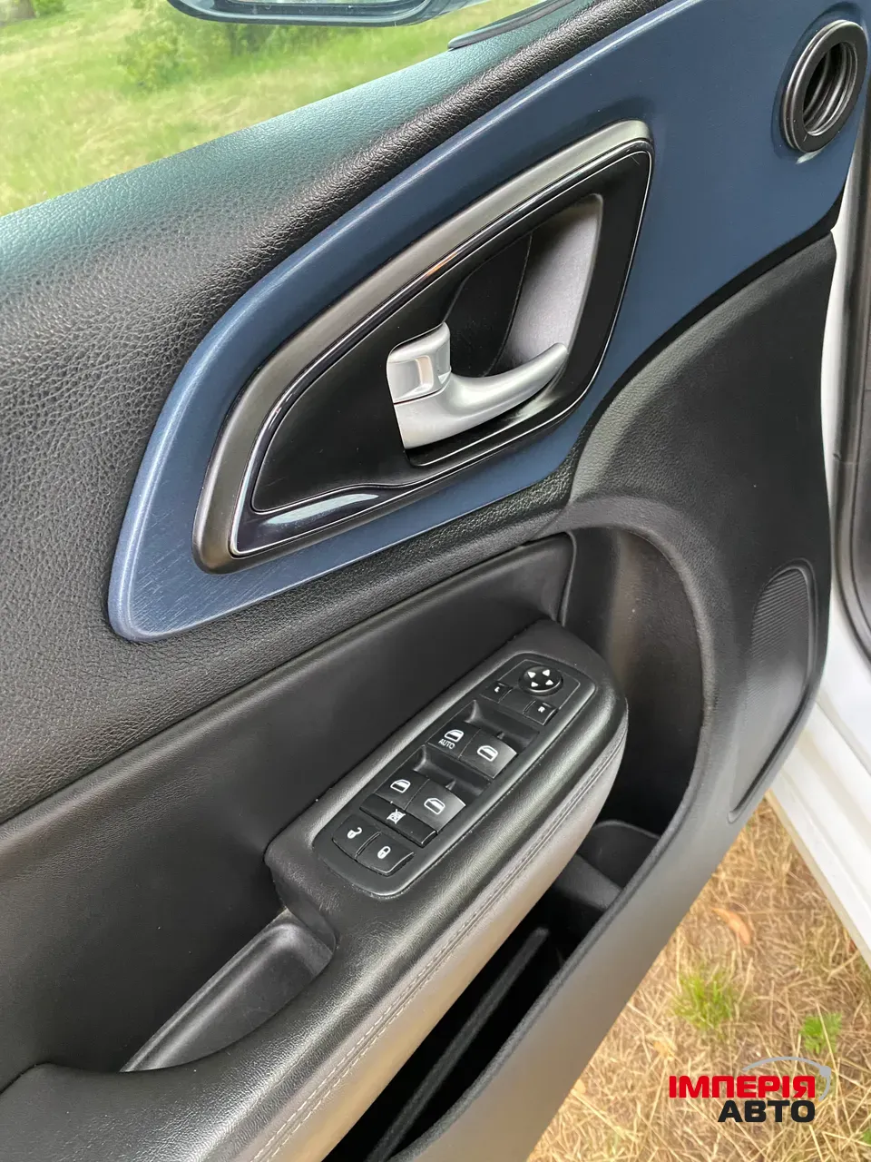 Chrysler 200 - фото 23