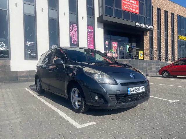 Renault Scenic - фото 4