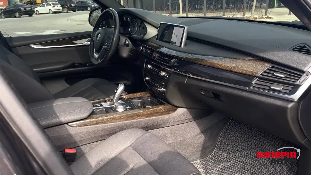 BMW X5 - фото 9
