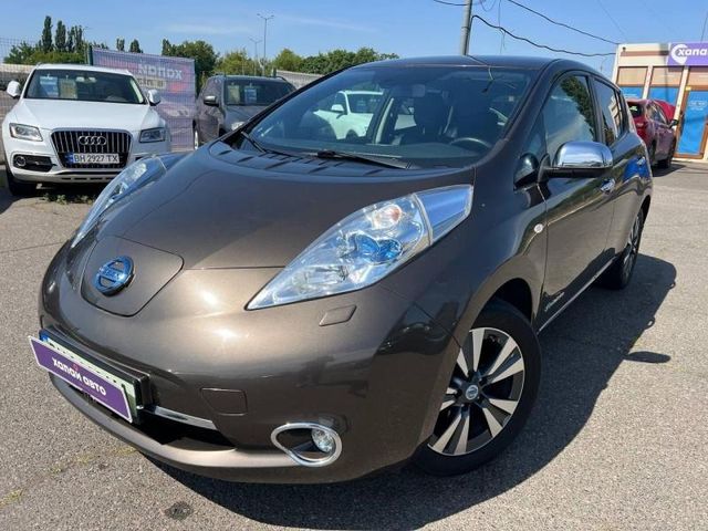 Nissan Leaf - фото 1