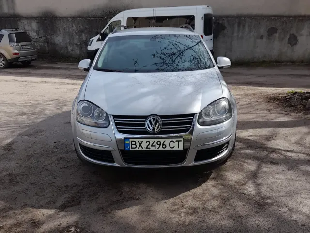 Volkswagen Golf - фото 1