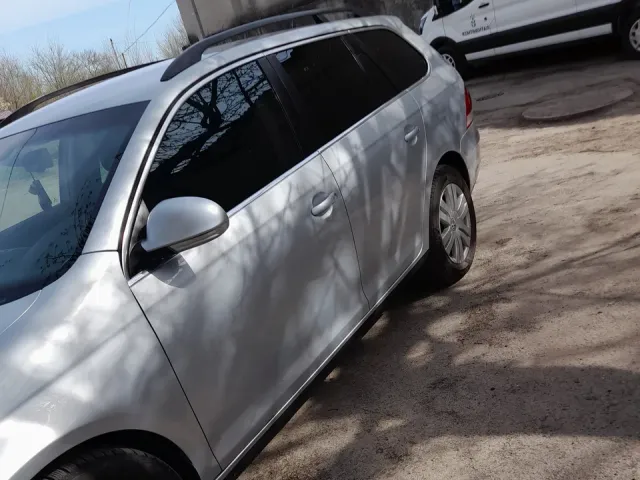 Volkswagen Golf - фото 4