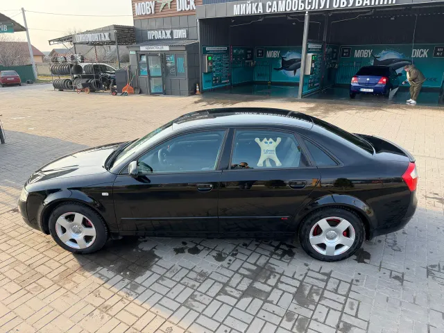Audi A4 - фото 5