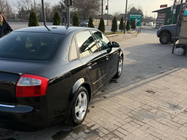 Audi A4 - фото 3