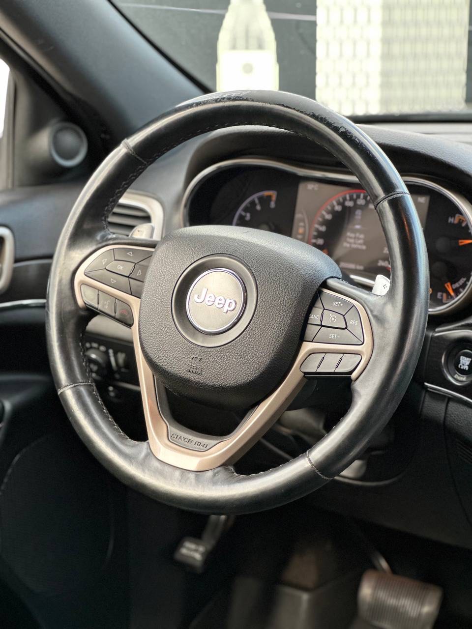 Jeep Grand Cherokee - фото 2