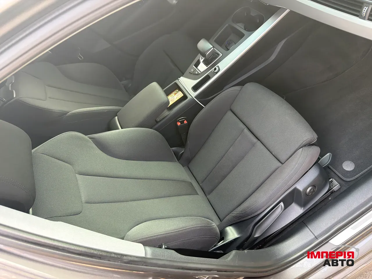 Audi A4 - фото 9