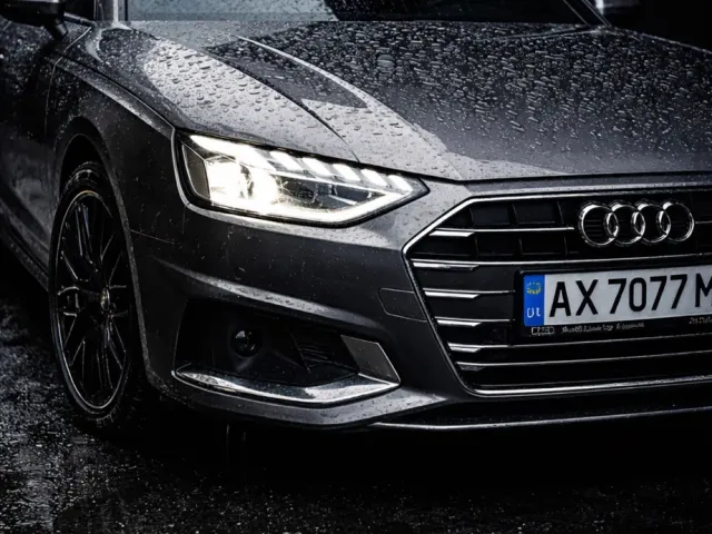 Audi A4 - фото 1