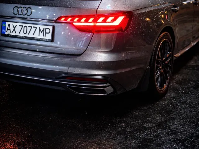 Audi A4 - фото 2