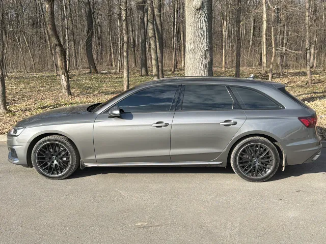 Audi A4 - фото 4