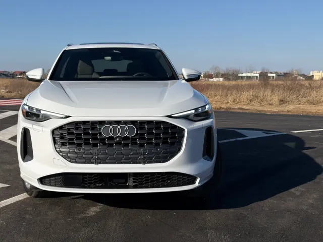 Audi Q5 - фото 1