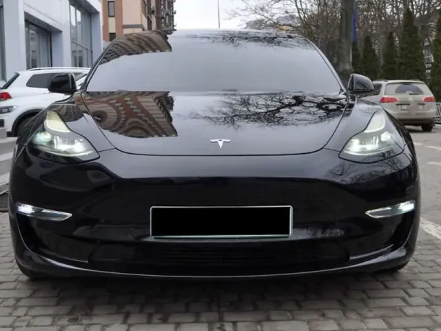 Tesla Model 3 - фото 3