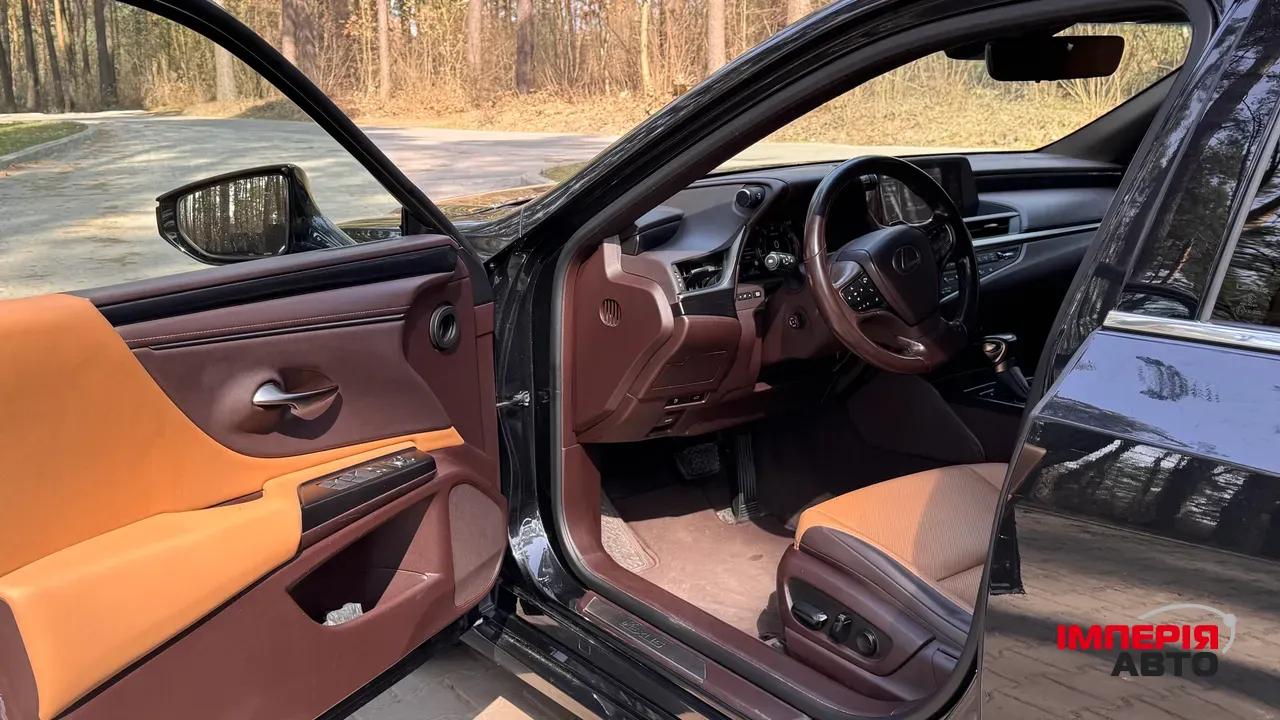 Lexus ES - фото 11