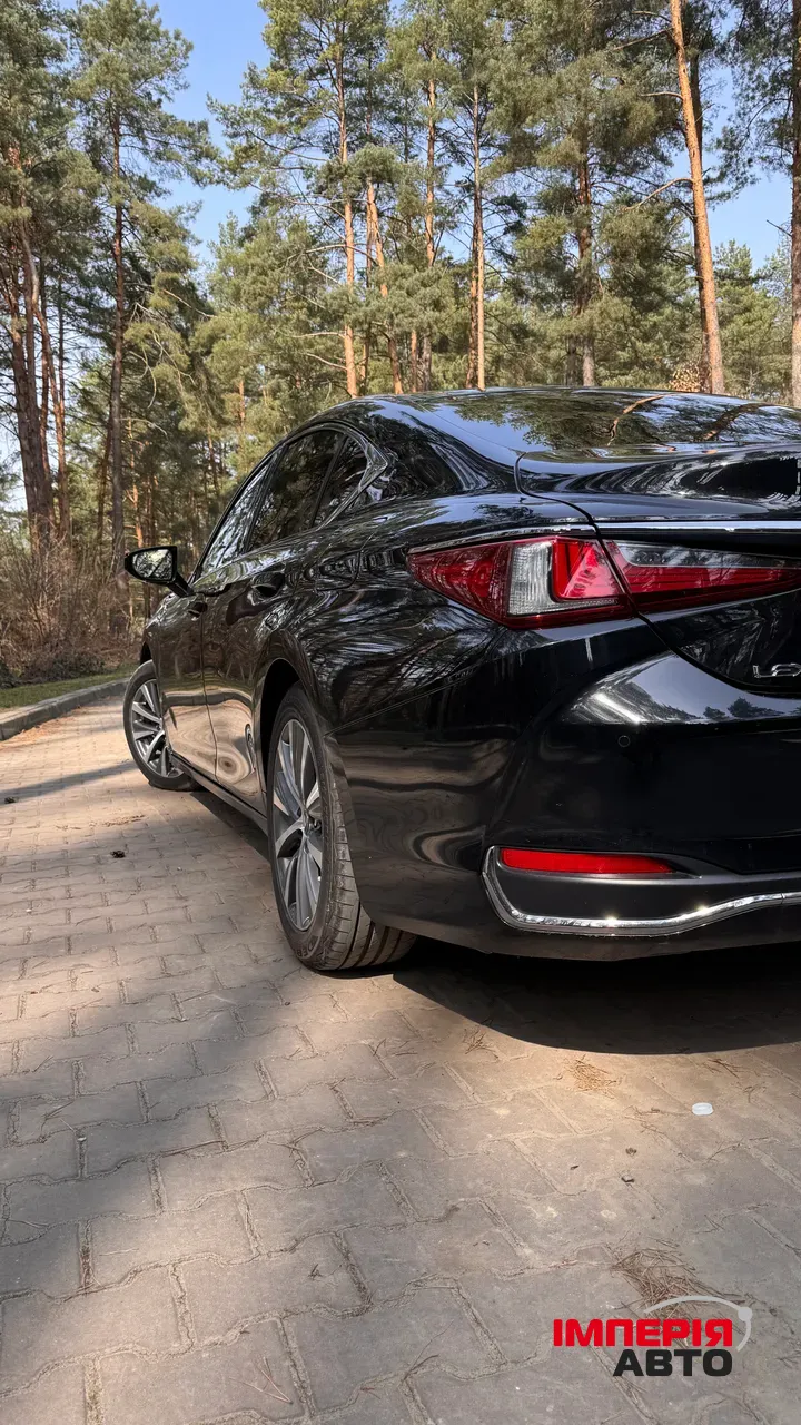 Lexus ES - фото 7