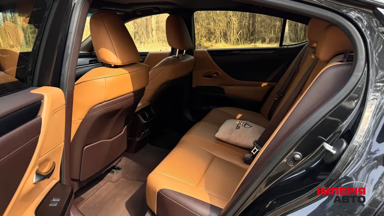 Lexus ES - фото 15