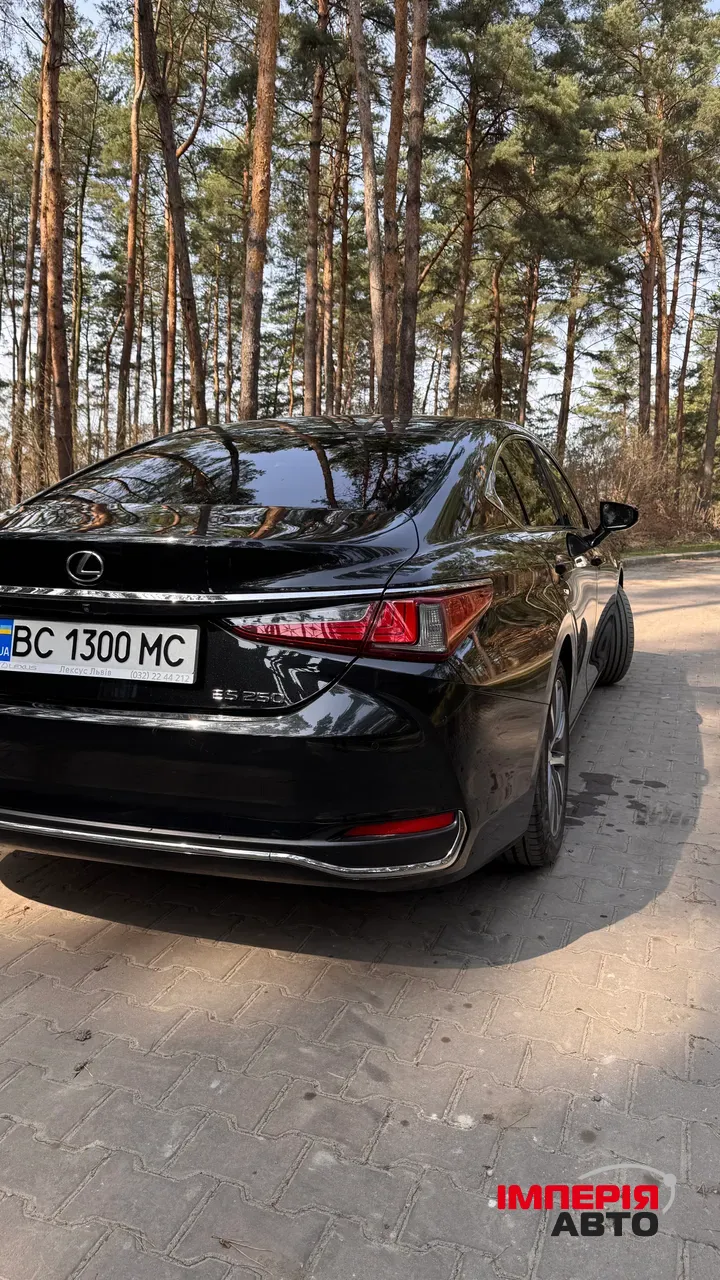 Lexus ES - фото 9
