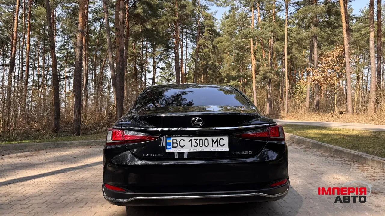 Lexus ES - фото 5