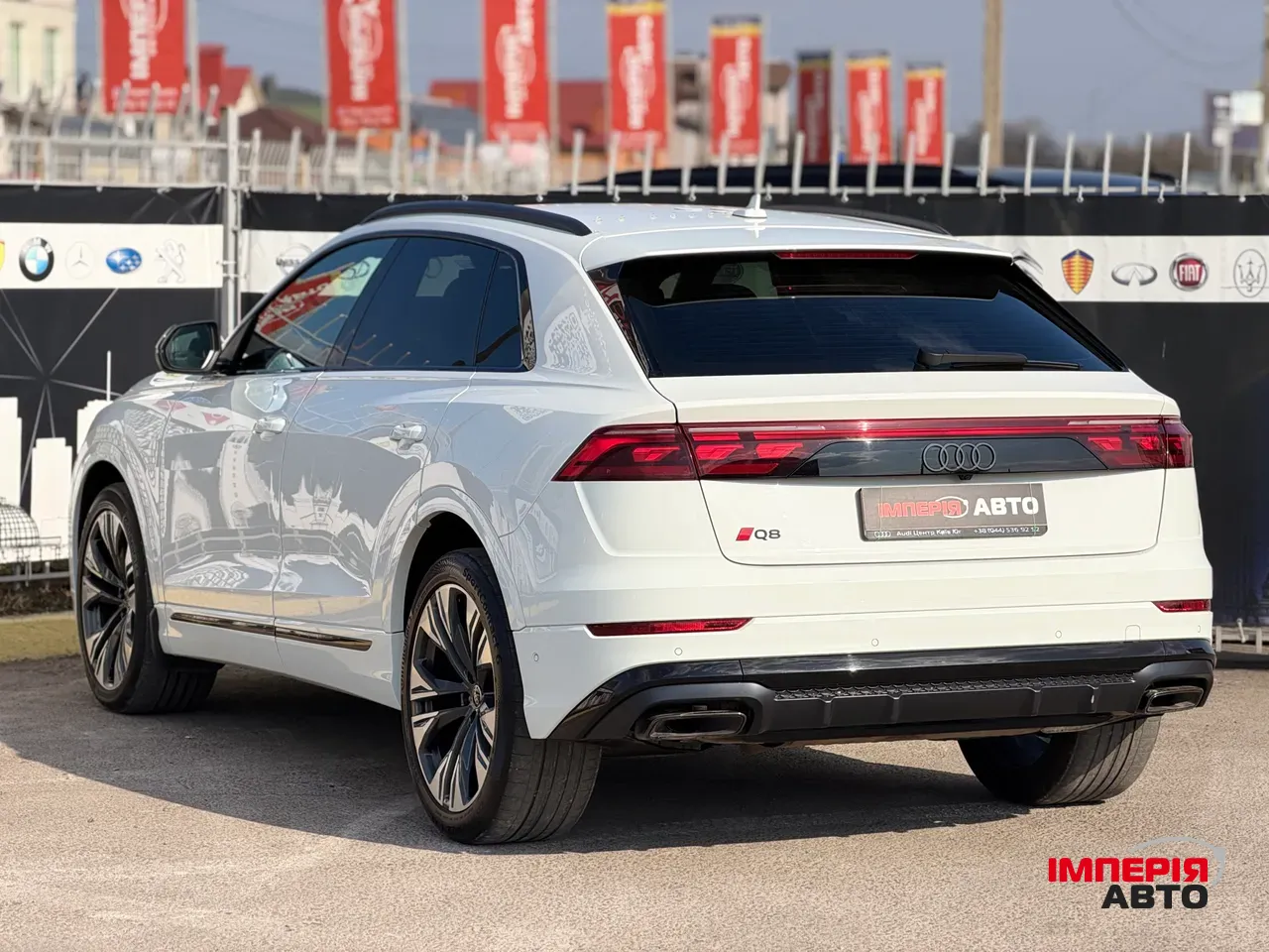 Audi Q8 - фото 6
