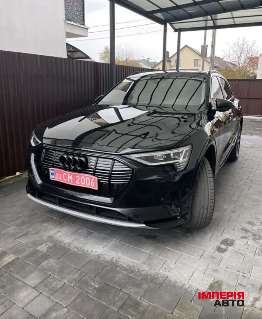 Audi e-tron - фото 1