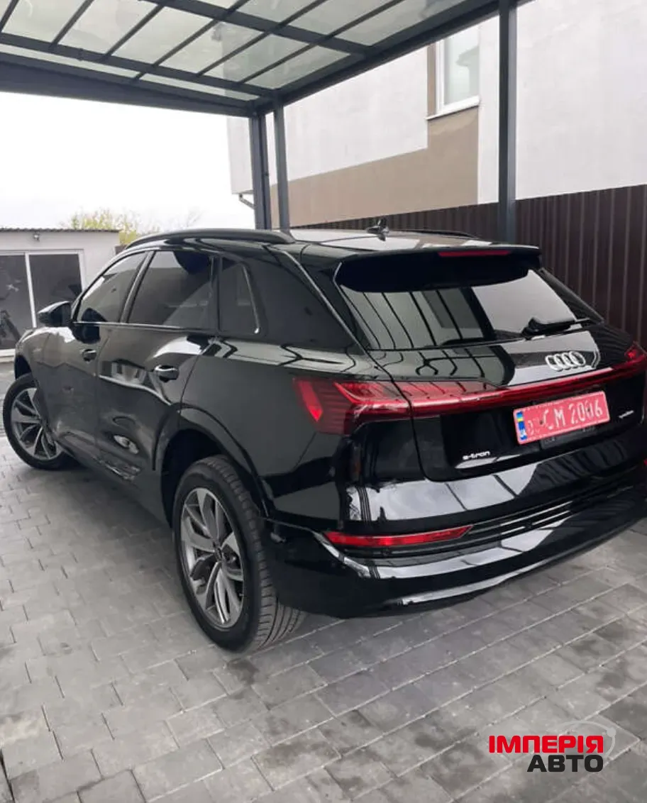 Audi e-tron - фото 5