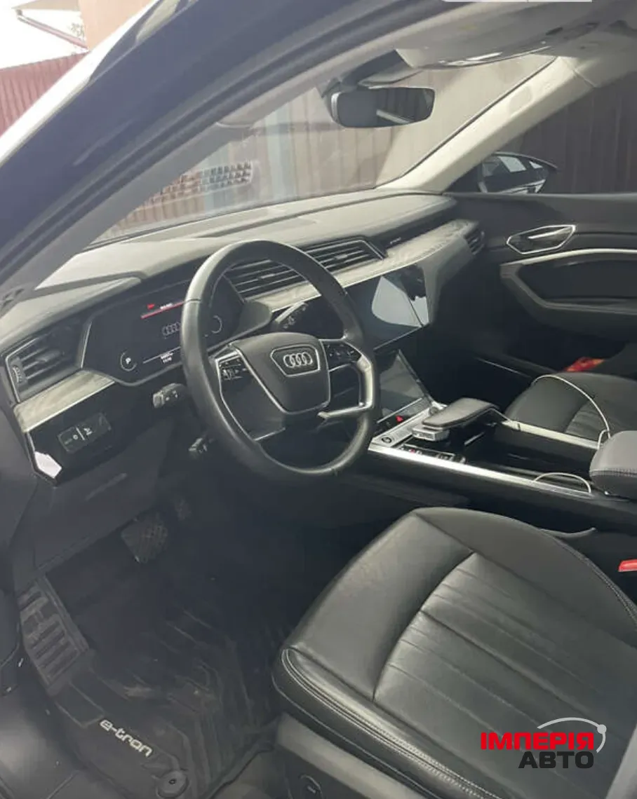 Audi e-tron - фото 4