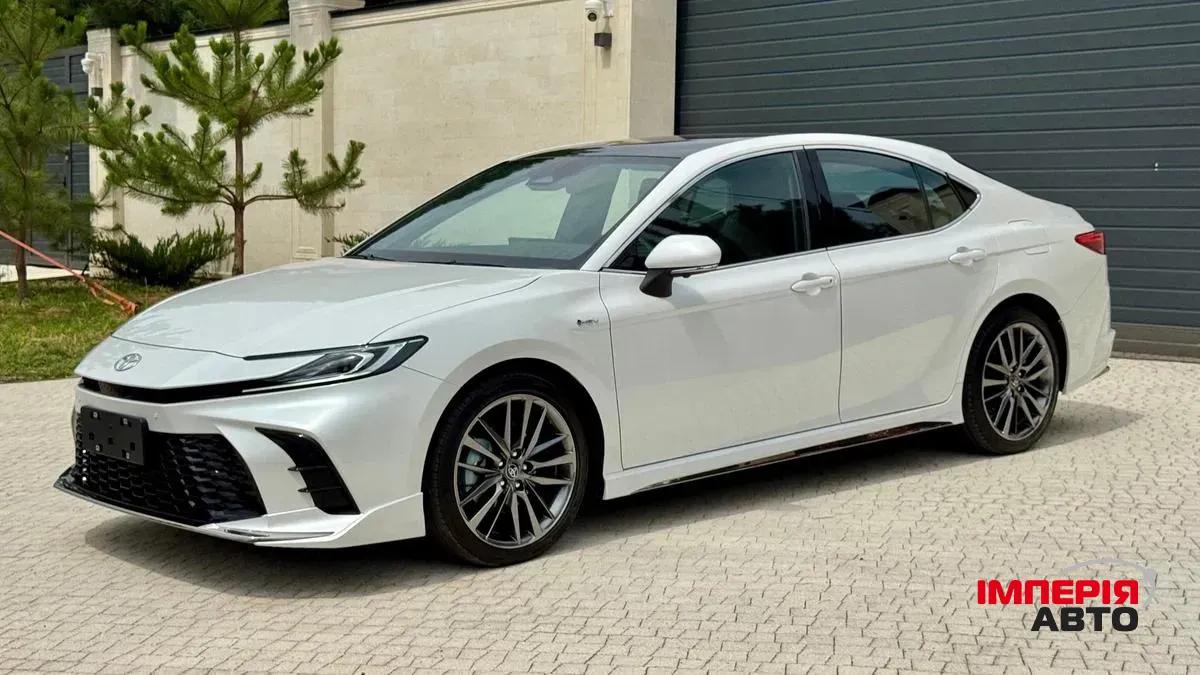 Toyota Camry - фото 8