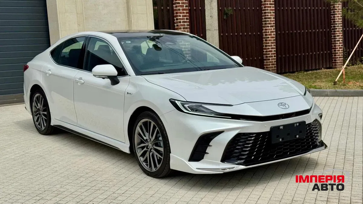 Toyota Camry - фото 4