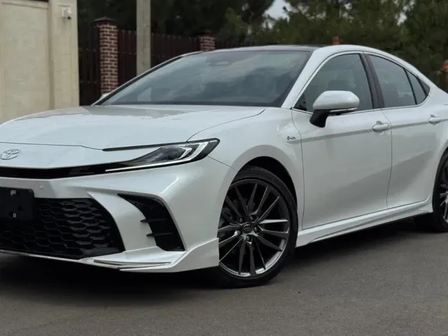 Toyota Camry - фото 3