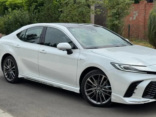 Toyota Camry - фото 5