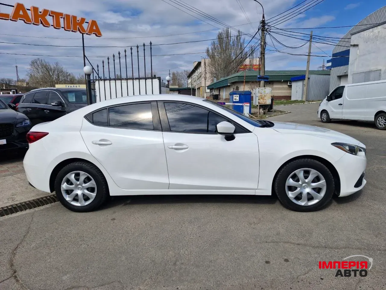 Mazda 3 - фото 3