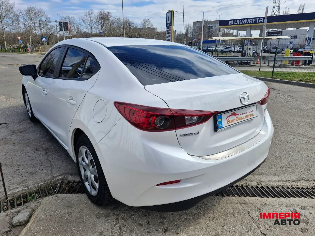 Mazda 3 - фото 7