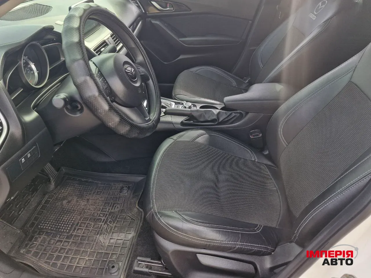 Mazda 3 - фото 9