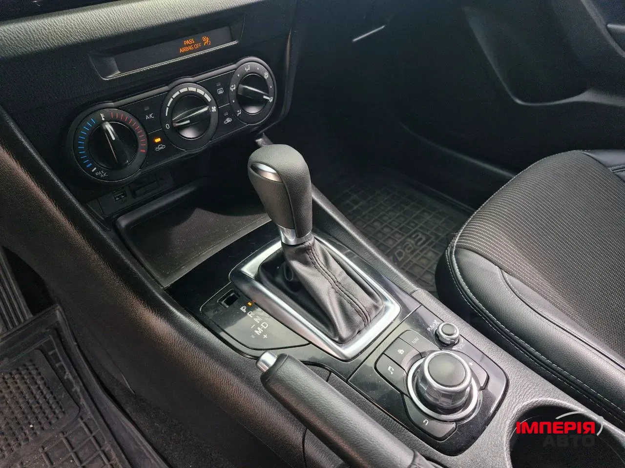 Mazda 3 - фото 13