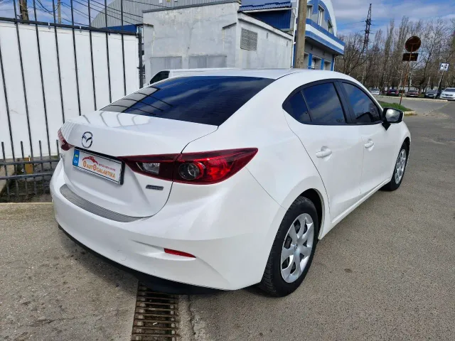 Mazda 3 - фото 5