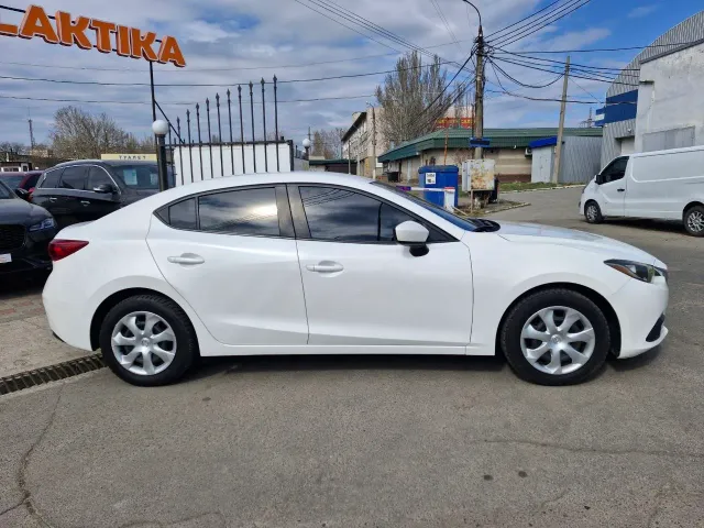 Mazda 3 - фото 3