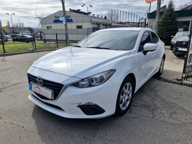 Mazda 3 - фото 2