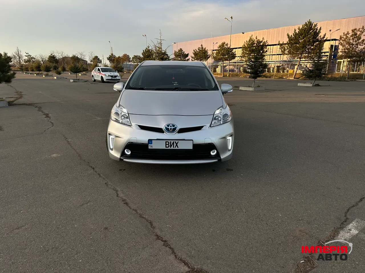Toyota Prius - фото 1