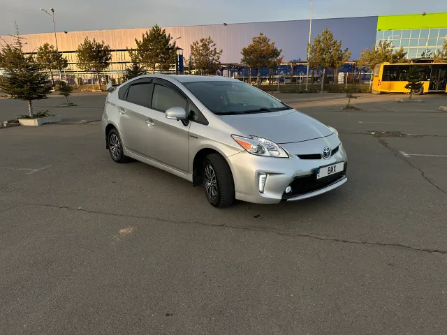 Toyota Prius - фото 3