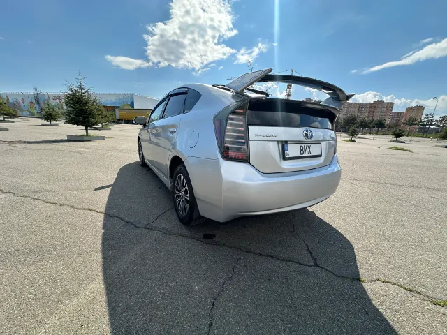 Toyota Prius - фото 3