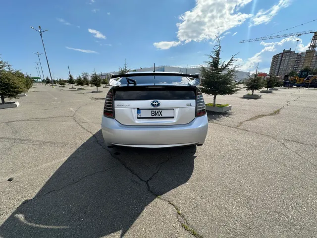 Toyota Prius - фото 4